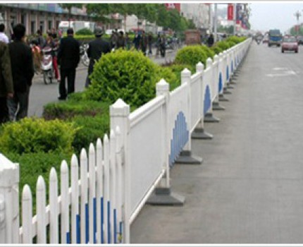 芜湖公路两边护栏